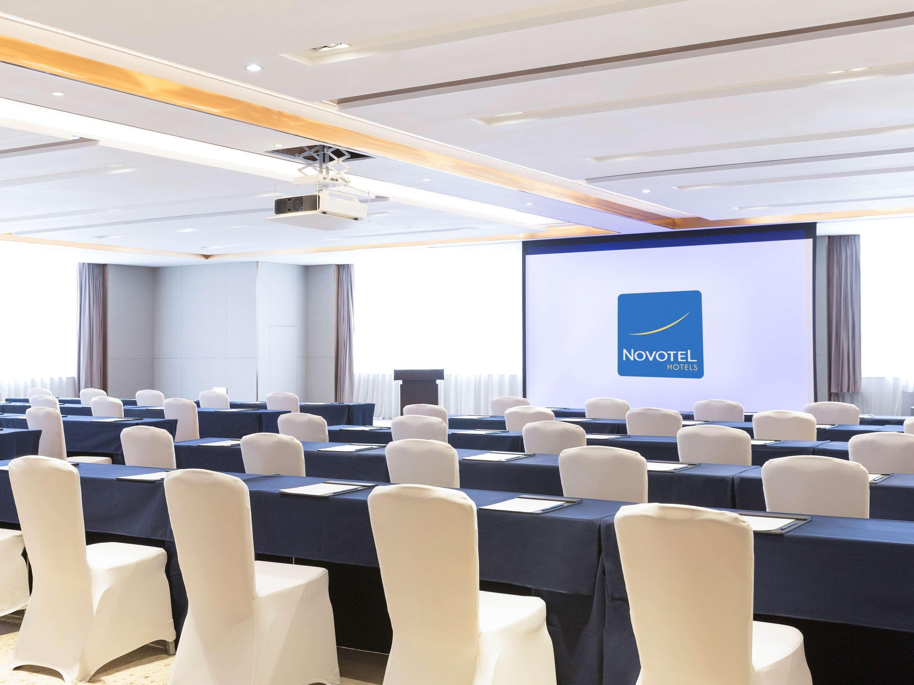 Novotel Rizhao Suning Exteriör bild