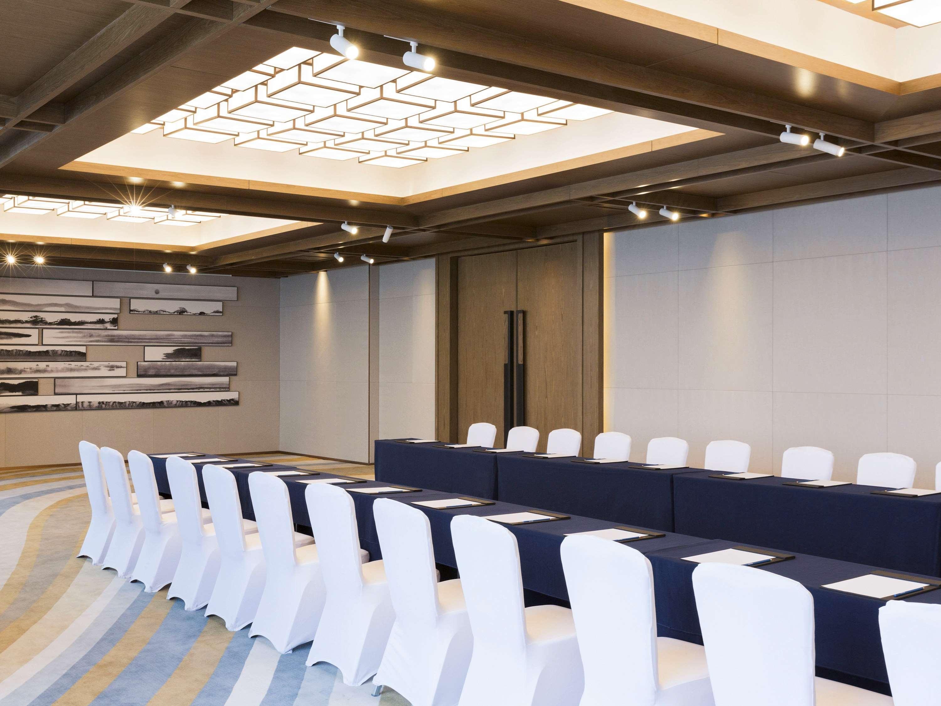 Novotel Rizhao Suning Exteriör bild