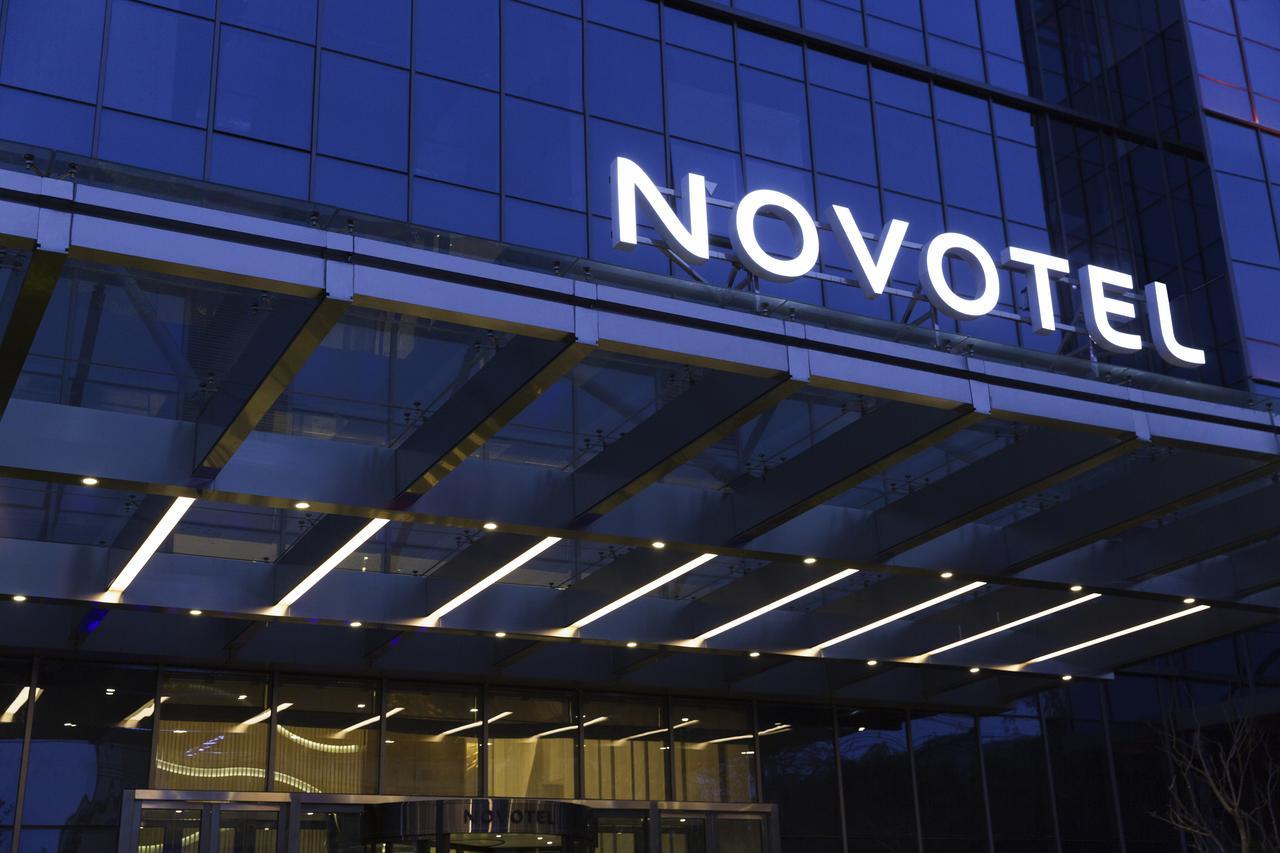Novotel Rizhao Suning Exteriör bild